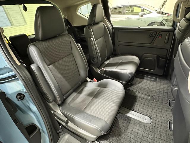 フリードハイブリッド ハイブリッド・Ｇホンダセンシング　ナビフルセグＢカメラＥＴＣＬＥＤＡＷ　軽減ブレーキ　キーフリーシステム　ＤＶＤ再生可能　後カメラ　Ａクルーズ　地デジフルセグＴＶ　ＬＥＤヘッドランプ　シートＨ　横滑防止　ドライブレコーダ　３列シート（27枚目）