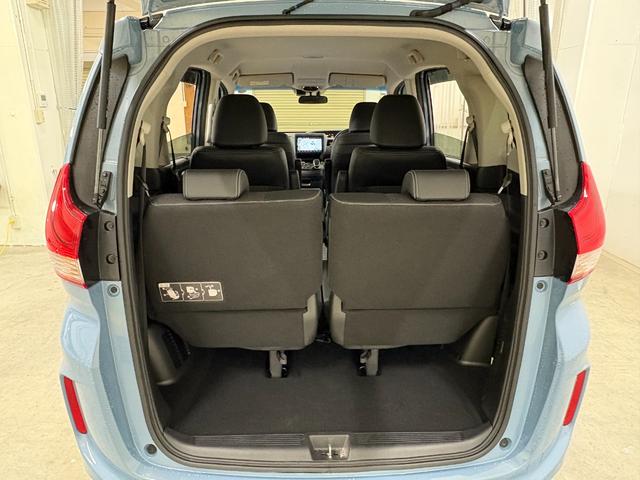 フリードハイブリッド ハイブリッド・Ｇホンダセンシング　ナビフルセグＢカメラＥＴＣＬＥＤＡＷ　軽減ブレーキ　キーフリーシステム　ＤＶＤ再生可能　後カメラ　Ａクルーズ　地デジフルセグＴＶ　ＬＥＤヘッドランプ　シートＨ　横滑防止　ドライブレコーダ　３列シート（32枚目）
