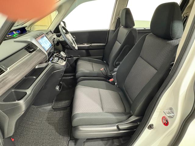 フリード＋ハイブリッド ハイブリッドＧブラックスタイル　ナビフルセグＢカメラＥＴＣＬＥＤＡＷ　フルオートエアコン　ＬＥＤランプ　ドライブレコーダ　Ｒカメラ　シ－トヒ－タ－　地デジ　スマートキーシステム　ＡＢＳ　横滑り防止　ＤＶＤ再生　クルコン　ＵＳＢポート（30枚目）