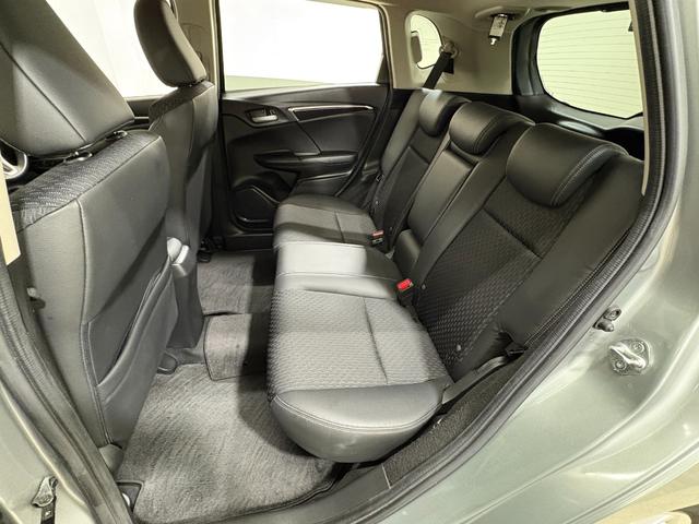 フィットハイブリッド Ｌパッケージ　ナビフルセグＢカメラＥＴＣＬＥＤＡＷ　ナビ＆ＴＶ　地デジフルセグＴＶ　ＵＳＢ　サイドエアバック　ＤＶＤ再生　バックカメラ　オートクルーズコントロール　ＥＳＣ　ＡＵＴＯエアコン　ＡＢＳ　運転席エアバック（31枚目）