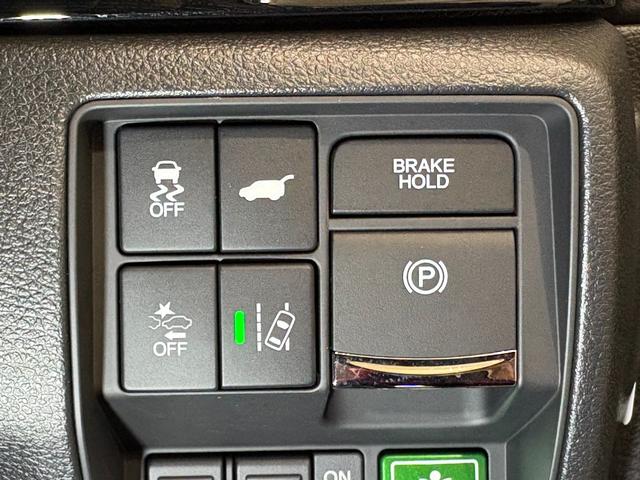 オデッセイハイブリッド e:HEVアブソルート・EX ナビフルセグリアモニターマルチビューカメラETCAWLED 電動Rゲート LEDライト シ-トヒ-タ- 両側PSD パワ-シ-ト 本革シート クルーズコントロール DVD再生機能 3列シート キーレス(23枚目)