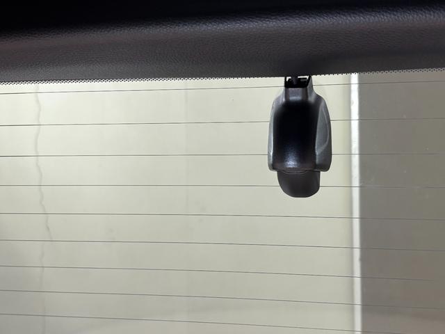 オデッセイハイブリッド e:HEVアブソルート・EX ナビフルセグリアモニターマルチビューカメラETCAWLED 電動Rゲート LEDライト シ-トヒ-タ- 両側PSD パワ-シ-ト 本革シート クルーズコントロール DVD再生機能 3列シート キーレス(28枚目)