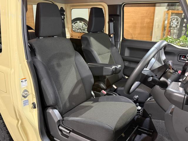 ジムニー XC 8インチナビTV DVD ブルートゥース USB ETC フロントグリル マフラー 16AW ステン背面タイヤカバー LEDヘッドライト シートヒーター ターボ クルーズコントロール 衝突被害軽減(19枚目)