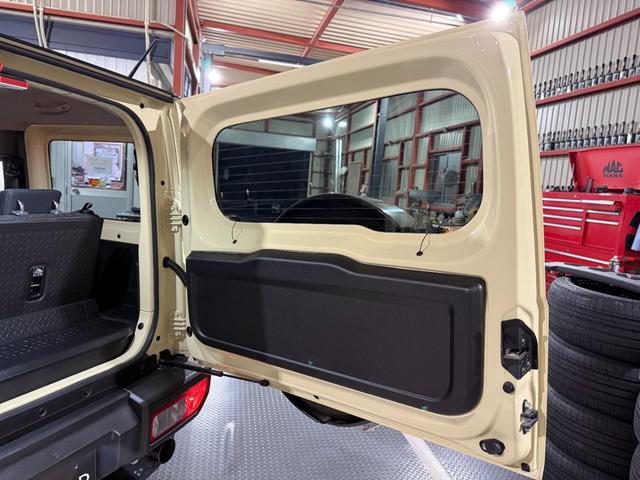 ジムニー XC 8インチナビTV DVD ブルートゥース USB ETC フロントグリル マフラー 16AW ステン背面タイヤカバー LEDヘッドライト シートヒーター ターボ クルーズコントロール 衝突被害軽減(33枚目)