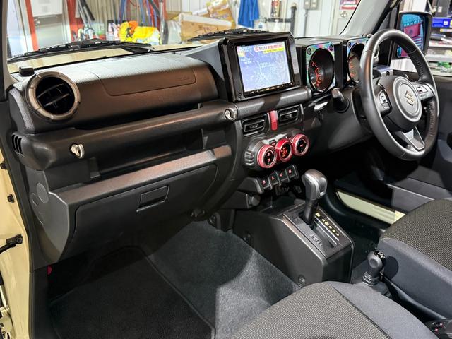 ジムニー XC 8インチナビTV DVD ブルートゥース USB ETC フロントグリル マフラー 16AW ステン背面タイヤカバー LEDヘッドライト シートヒーター ターボ クルーズコントロール 衝突被害軽減(34枚目)