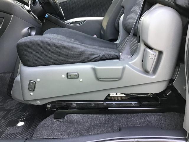 プラタナ ウェルキャブ リフトアップシート装着車 バックカメラ 両側スライド左側電動 革巻ステアリング ナビ付 ウォークスルー 電格ウインカーミラー 3列シート オートライト(56枚目)