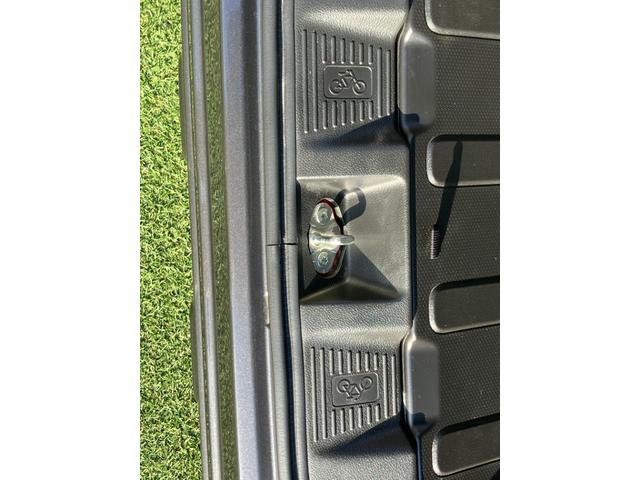 スペーシアギア ハイブリッドＸＺ　ナビ　全方位カメラ　ドラレコ　ＥＴＣ　シートヒーター　スマートキー　両側電動スライドドア　　ステアリングスイッチ　シートリフター　チルトステアリング　ベンチシート　フォグランプ　オートエアコン（18枚目）