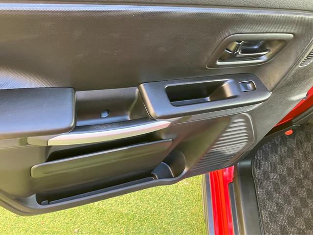 スペーシアギア ハイブリッドＸＺ　ナビ　全方位カメラ　ドラレコ　ＥＴＣ　シートヒーター　スマートキー　両側電動スライドドア　　ステアリングスイッチ　シートリフター　チルトステアリング　ベンチシート　フォグランプ　オートエアコン（54枚目）