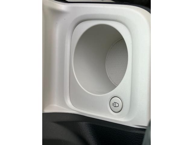 ムーヴキャンバス ストライプスＧターボ　スマホ連携９インチディスプレイオーディオ　バックカメラ　ＥＴＣ　ドラレコ　Ａｐｐｌｅカープレイ　ワイヤレス充電　ホットカップホルダー　ウェルカムオープン　両側パワースライドドア　シートヒーター（20枚目）