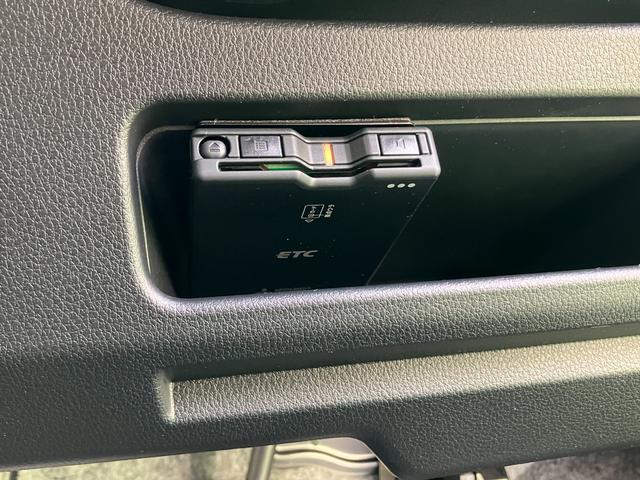 ムーヴキャンバス ストライプスＧターボ　スマホ連携９インチディスプレイオーディオ　バックカメラ　ＥＴＣ　ドラレコ　Ａｐｐｌｅカープレイ　ワイヤレス充電　ホットカップホルダー　ウェルカムオープン　両側パワースライドドア　シートヒーター（26枚目）