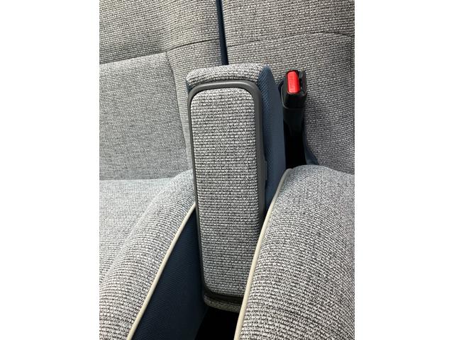 ムーヴキャンバス ストライプスＧターボ　スマホ連携９インチディスプレイオーディオ　バックカメラ　ＥＴＣ　ドラレコ　Ａｐｐｌｅカープレイ　ワイヤレス充電　ホットカップホルダー　ウェルカムオープン　両側パワースライドドア　シートヒーター（34枚目）