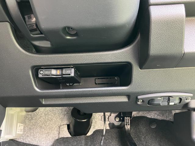 ムーヴキャンバス ストライプスＧターボ　スマホ連携９インチディスプレイオーディオ　バックカメラ　ＥＴＣ　ドラレコ　Ａｐｐｌｅカープレイ　ワイヤレス充電　ホットカップホルダー　ウェルカムオープン　両側パワースライドドア　シートヒーター（41枚目）