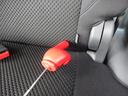 ISOFIX付き チャイルドシートと車の固定器具を連結するだけのカンタンでガッチリ固定できます。