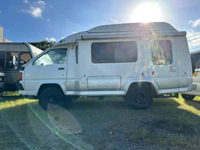 ライトエーストラック 　４ＷＤ　キャンピング　ポップアップルーフ　電子レンジ　ＴＶ　ドライブレコーダー　バックカメラ　シンク　シャワー　サイドオーニング（11枚目）