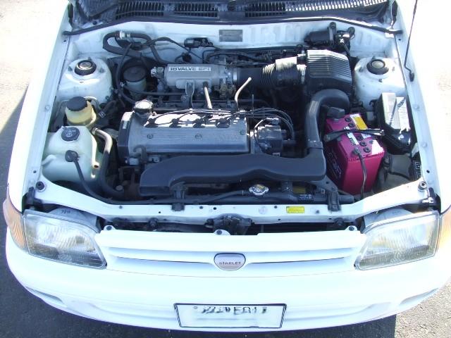 スターレット Ｘリミテッド　走行２３０００キロ、５速、社外１４インチホイール、タイヤ新品、純正ホイールあり、オーディオのスピーカー故障、スターレット専用シートカバー、リアカーテン付き、エアコンＯＫ、パワステ、ＰＷ（21枚目）