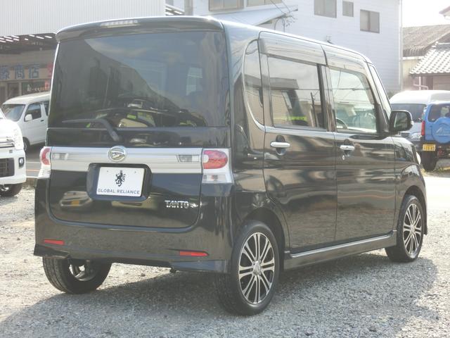 タント カスタムＲＳ　ターボ　電動スライドドア　ナビＤＴＶ　ブルートゥース　バックカメラ　ＥＴＣ　スマートキー　ヘッドアップコンソール　ＨＩＤ（4枚目）