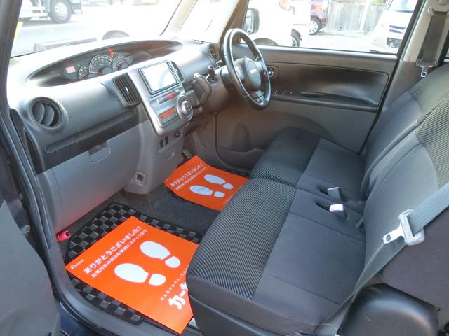 タント カスタムＲＳ　ターボ　電動スライドドア　ナビＤＴＶ　ＨＩＤ　スマートキー（8枚目）