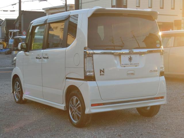 Ｎ－ＢＯＸカスタム Ｇ・Ｌパッケージ　電動スライドドア　アイドリングストップ　ナビＤＴＶ　ＥＴＣ　スマートキー　プッシュスタート　ＨＩＤ（6枚目）