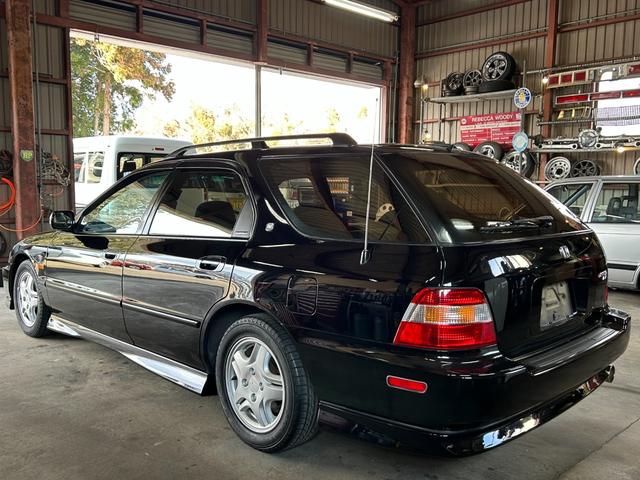 アコードワゴン ＳｉＲ　走行１７，５００Ｋｍ　ワンオーナー　ＤＯＨＣ　ＶＴＥＣ　Ｈ２２Ａエンジン　サンルーフ　ＳＩＲ専用純正アルミホイール　純正オプション品　ＵＳ　ホンダオブアメリカ　ＵＳＤＭ（4枚目）
