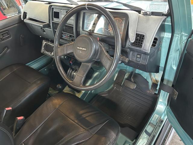 ジムニー 　ＵＳ　サムライ仕様　ローライダー　ＳＡＭＵＲＡＩ　ＬＯＷＲＩＤＥＲ　仕様　エアコンオーバーホール済み　内外装仕上げ済み　ローダウン　８０’ｓ　９０’ｓ　トラッキン　Ｌ．Ａスタイル（9枚目）
