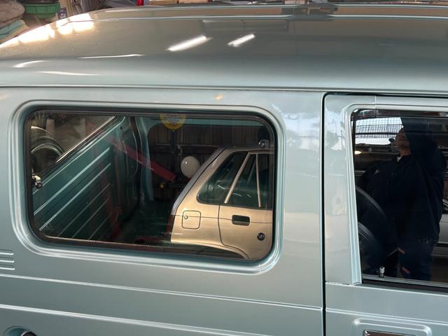 ジムニー 　ＵＳ　サムライ仕様　ローライダー　ＳＡＭＵＲＡＩ　ＬＯＷＲＩＤＥＲ　仕様　エアコンオーバーホール済み　内外装仕上げ済み　ローダウン　８０’ｓ　９０’ｓ　トラッキン　Ｌ．Ａスタイル（21枚目）