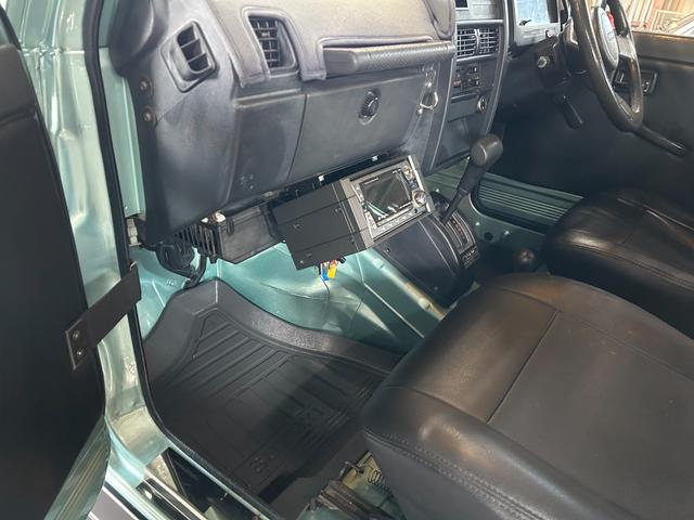 ジムニー 　ＵＳ　サムライ仕様　ローライダー　ＳＡＭＵＲＡＩ　ＬＯＷＲＩＤＥＲ　仕様　エアコンオーバーホール済み　内外装仕上げ済み　ローダウン　８０’ｓ　９０’ｓ　トラッキン　Ｌ．Ａスタイル（49枚目）