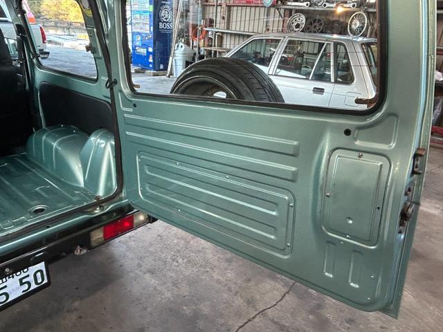 ジムニー 　ＵＳ　サムライ仕様　ローライダー　ＳＡＭＵＲＡＩ　ＬＯＷＲＩＤＥＲ　仕様　エアコンオーバーホール済み　内外装仕上げ済み　ローダウン　８０’ｓ　９０’ｓ　トラッキン　Ｌ．Ａスタイル（53枚目）