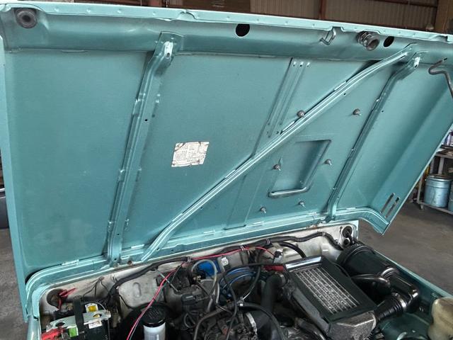 ジムニー 　ＵＳ　サムライ仕様　ローライダー　ＳＡＭＵＲＡＩ　ＬＯＷＲＩＤＥＲ　仕様　エアコンオーバーホール済み　内外装仕上げ済み　ローダウン　８０’ｓ　９０’ｓ　トラッキン　Ｌ．Ａスタイル（61枚目）