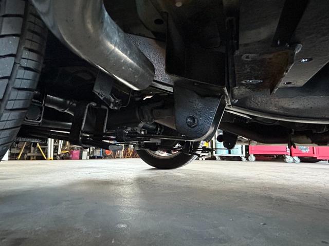 ジムニー 　ＵＳ　サムライ仕様　ローライダー　ＳＡＭＵＲＡＩ　ＬＯＷＲＩＤＥＲ　仕様　エアコンオーバーホール済み　内外装仕上げ済み　ローダウン　８０’ｓ　９０’ｓ　トラッキン　Ｌ．Ａスタイル（65枚目）