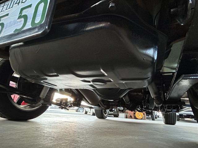 ジムニー 　ＵＳ　サムライ仕様　ローライダー　ＳＡＭＵＲＡＩ　ＬＯＷＲＩＤＥＲ　仕様　エアコンオーバーホール済み　内外装仕上げ済み　ローダウン　８０’ｓ　９０’ｓ　トラッキン　Ｌ．Ａスタイル（66枚目）