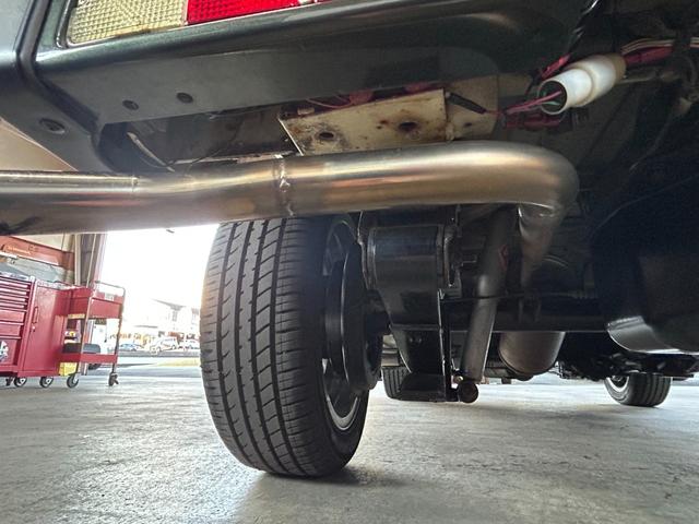 ジムニー 　ＵＳ　サムライ仕様　ローライダー　ＳＡＭＵＲＡＩ　ＬＯＷＲＩＤＥＲ　仕様　エアコンオーバーホール済み　内外装仕上げ済み　ローダウン　８０’ｓ　９０’ｓ　トラッキン　Ｌ．Ａスタイル（67枚目）