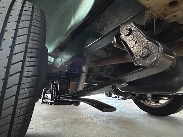 ジムニー 　ＵＳ　サムライ仕様　ローライダー　ＳＡＭＵＲＡＩ　ＬＯＷＲＩＤＥＲ　仕様　エアコンオーバーホール済み　内外装仕上げ済み　ローダウン　８０’ｓ　９０’ｓ　トラッキン　Ｌ．Ａスタイル（68枚目）