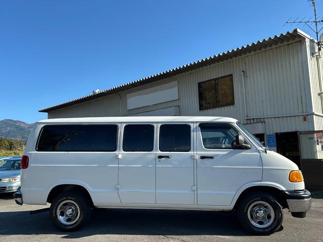 ダッジ・バン 　２０００ｙモデル　ミディアム　１ナンバー登録　５人乗り　ＮＯＸ適合　サーフバン　仕事車　遊び車（6枚目）