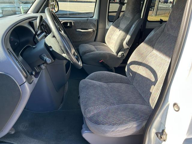 ダッジ・バン 　２０００ｙモデル　ミディアム　１ナンバー登録　５人乗り　ＮＯＸ適合　サーフバン　仕事車　遊び車（13枚目）