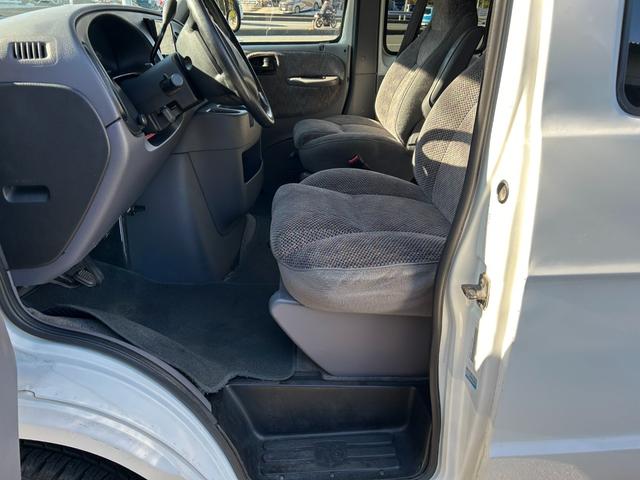 ダッジ・バン 　２０００ｙモデル　ミディアム　１ナンバー登録　５人乗り　ＮＯＸ適合　サーフバン　仕事車　遊び車（15枚目）