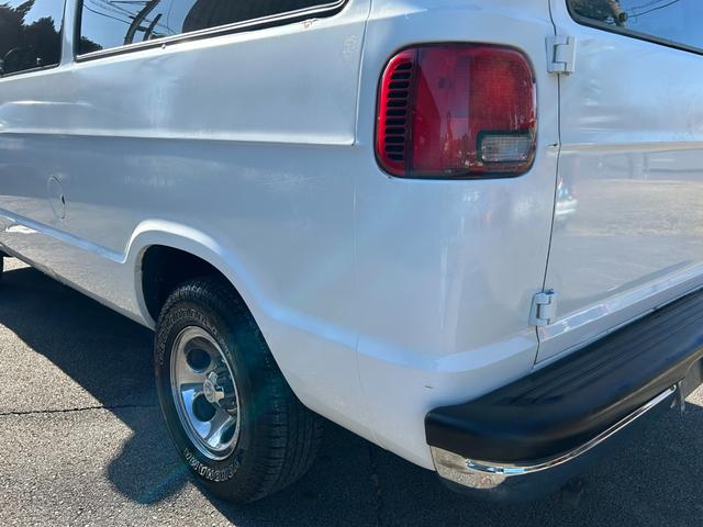 ダッジ・バン 　２０００ｙモデル　ミディアム　１ナンバー登録　５人乗り　ＮＯＸ適合　サーフバン　仕事車　遊び車（31枚目）