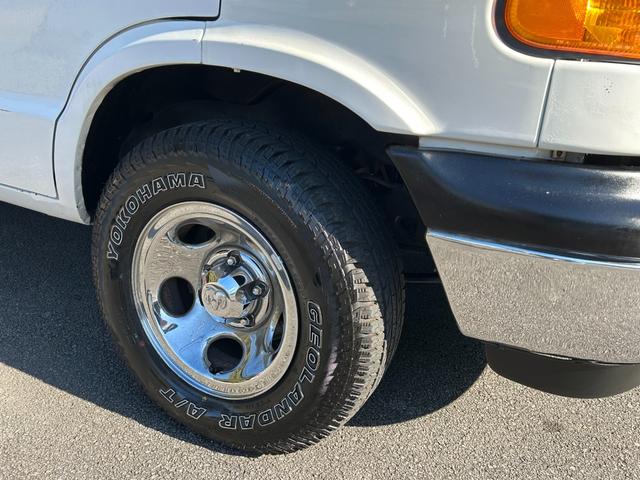 ダッジ・バン 　２０００ｙモデル　ミディアム　１ナンバー登録　５人乗り　ＮＯＸ適合　サーフバン　仕事車　遊び車（34枚目）