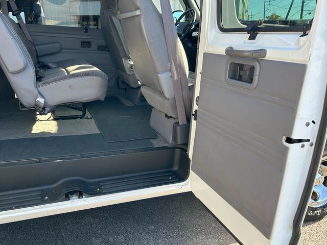 ダッジ・バン 　２０００ｙモデル　ミディアム　１ナンバー登録　５人乗り　ＮＯＸ適合　サーフバン　仕事車　遊び車（45枚目）