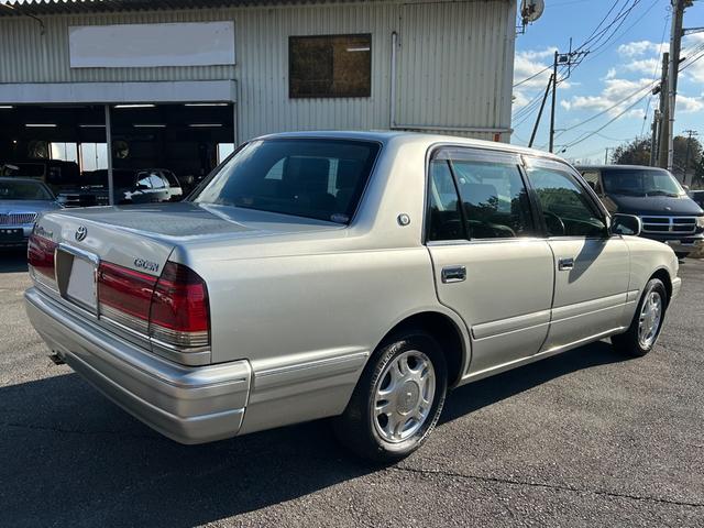 クラウン スーパーデラックス マイルドハイブリッド オリジナル車 純正カセットデッキ 旧車セダン カスタムベース シャコタンベース 昭和レトロ(8枚目)