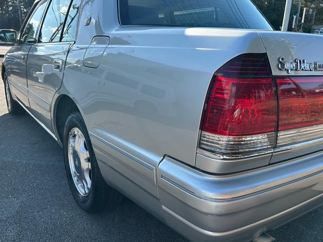 クラウン スーパーデラックス マイルドハイブリッド オリジナル車 純正カセットデッキ 旧車セダン カスタムベース シャコタンベース 昭和レトロ(18枚目)