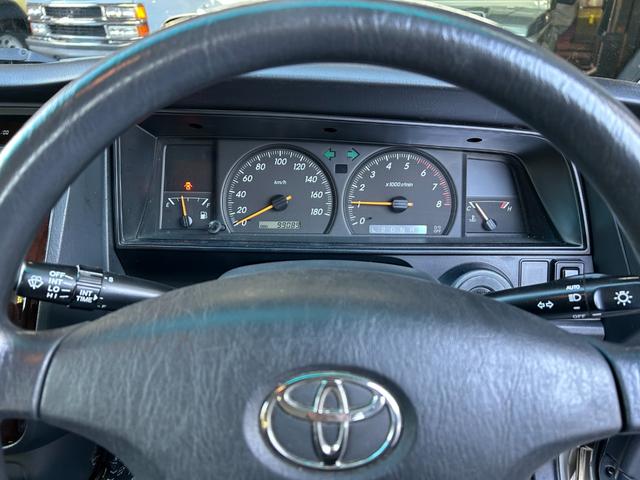 クラウン スーパーデラックス マイルドハイブリッド オリジナル車 純正カセットデッキ 旧車セダン カスタムベース シャコタンベース 昭和レトロ(22枚目)