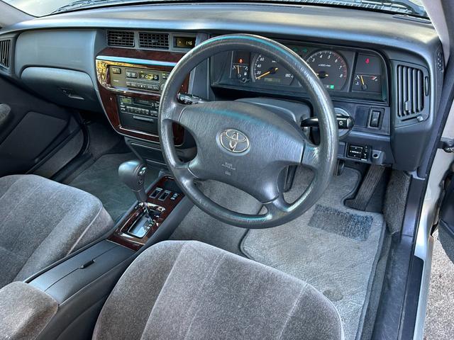 クラウン スーパーデラックス マイルドハイブリッド オリジナル車 純正カセットデッキ 旧車セダン カスタムベース シャコタンベース 昭和レトロ(24枚目)