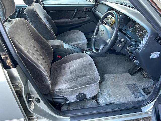 クラウン スーパーデラックス マイルドハイブリッド オリジナル車 純正カセットデッキ 旧車セダン カスタムベース シャコタンベース 昭和レトロ(26枚目)