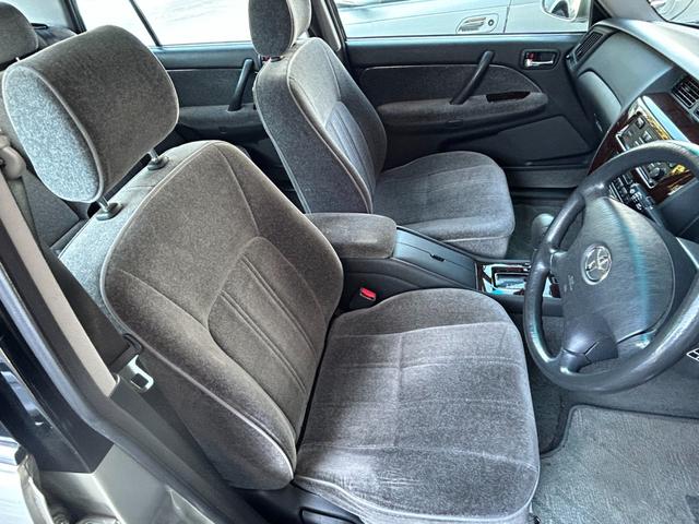 クラウン スーパーデラックス マイルドハイブリッド オリジナル車 純正カセットデッキ 旧車セダン カスタムベース シャコタンベース 昭和レトロ(27枚目)