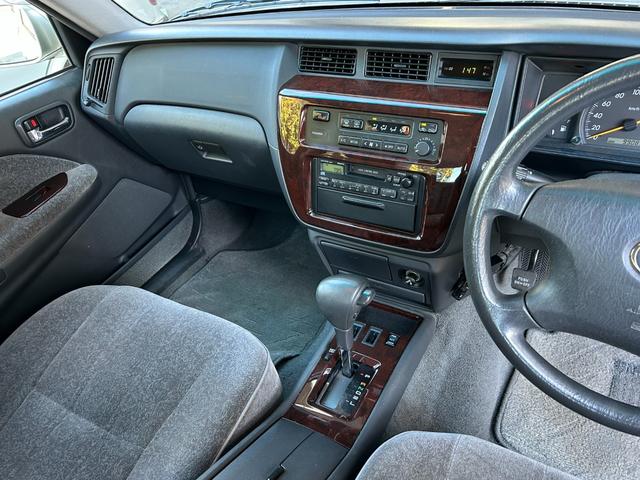 クラウン スーパーデラックス マイルドハイブリッド オリジナル車 純正カセットデッキ 旧車セダン カスタムベース シャコタンベース 昭和レトロ(28枚目)