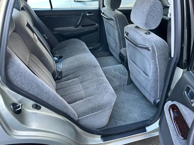 クラウン スーパーデラックス マイルドハイブリッド オリジナル車 純正カセットデッキ 旧車セダン カスタムベース シャコタンベース 昭和レトロ(29枚目)