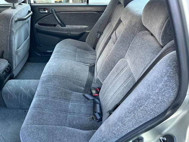 クラウン スーパーデラックス マイルドハイブリッド オリジナル車 純正カセットデッキ 旧車セダン カスタムベース シャコタンベース 昭和レトロ(33枚目)