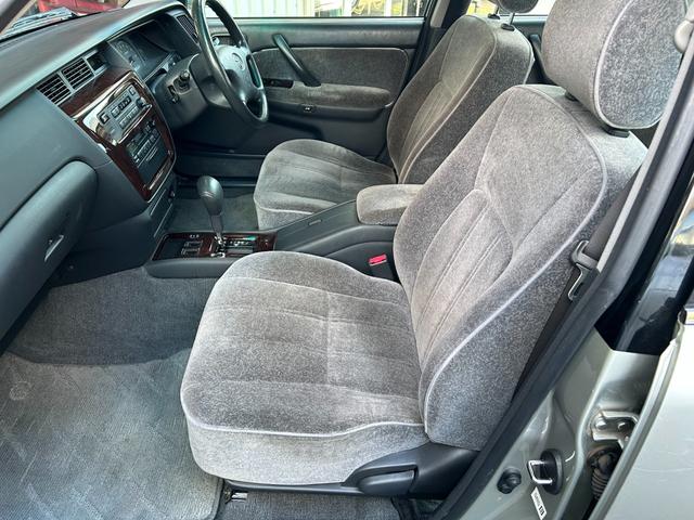 クラウン スーパーデラックス マイルドハイブリッド オリジナル車 純正カセットデッキ 旧車セダン カスタムベース シャコタンベース 昭和レトロ(36枚目)