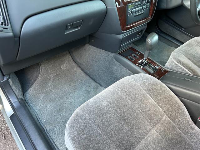 クラウン スーパーデラックス マイルドハイブリッド オリジナル車 純正カセットデッキ 旧車セダン カスタムベース シャコタンベース 昭和レトロ(38枚目)