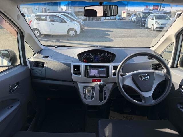 ムーヴ カスタム　Ｘ　ナビ　スマートキー　アイドリングストップ　電動格納ミラー　ベンチシート　ＣＶＴ　盗難防止システム　ＡＢＳ　ＣＤ　ＤＶＤ再生　ミュージックプレイヤー接続可　アルミホイール　衝突安全ボディ　エアコン（2枚目）